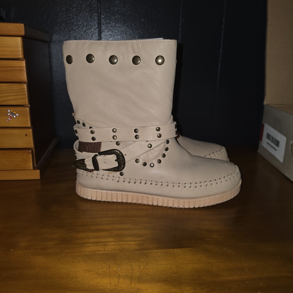 Dingo Studded Buckle Boots